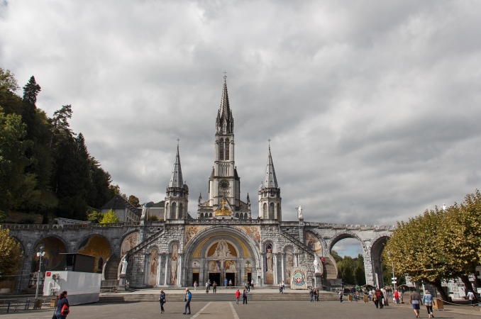 LOURDES 